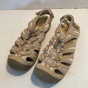 Khombu athletic sandals women’s size 9